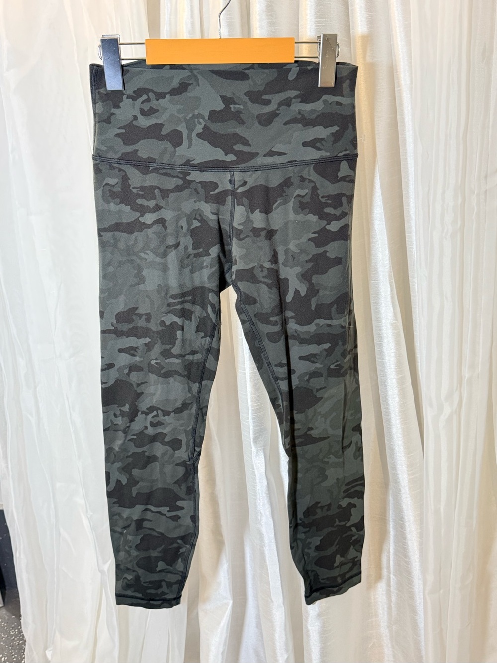 Camouflage High-Waist Leggings - Dark Green Camo